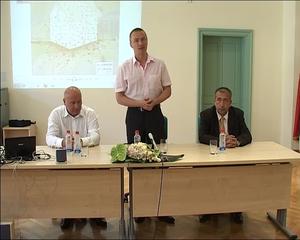 20.06.2013. - Dr Bojan Pajtić uručio sporazume o donaciji za otkup kuća za izbeglice