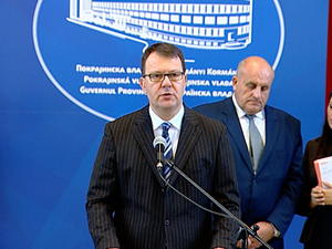 08.11.2016. - Predsednik Mirović na otvaranju izložbe fotografija 