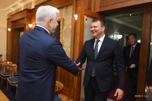 27.10.2017. - Sastanak predsednika Mirovića sa predsednikom Vlade Crne Gore Duškom Markovićem