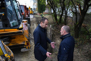 22.11.2018. - Vuk Radojević obišao radove na izgradnji fekalne kanalizacije u naselju Mladenovo