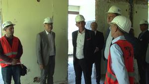 13.06.2020. - Predsednik Mirović obišao radove na rekonstrukciji Doma zdravlja na Limanu