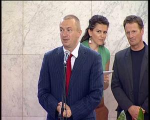 22.06.2011. - Dr Bojan Pajtić povodom uručenja kompjutera seoskim udruženjima žena