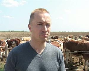 04.04.2012. - Dr Bojan Pajtić povodom uručenja rešenja o dodeli steonih junica poljoprivrednicima u opštini Irig
