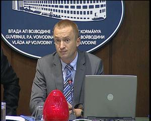 12.09.2012. - Izlaganje predsednika Pajtića na zajedničkoj sednici članova Vlade i članova Privredne komore