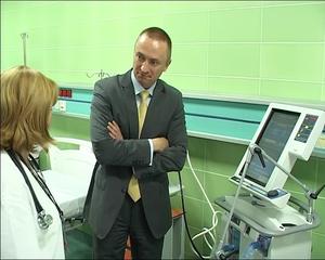 23.10.2013. - Dr Bojan Pajtić i prof. dr Vesna Kopitović posetili Kliniku za ginekologiju i akušerstvo