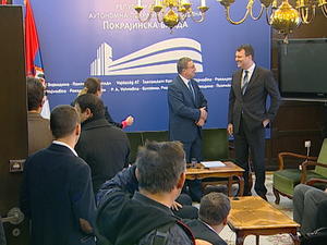 19.10.2016. - Mirović i Njilaš uručili ugovore predstavnicima nacionalnih saveta