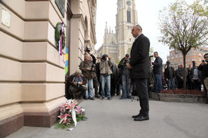 25.11.2016. - Đorđe Milićević položio venac na spomen ploču povodom obeležavanja Dana prisajedinjenja Vojvodine Srbiji