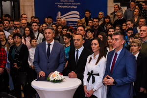 APV_7354