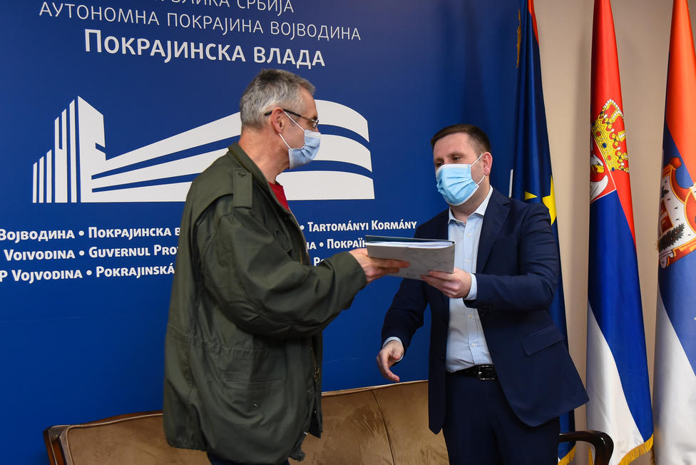APV_8943