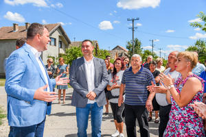 19.08.2021. - Predsednik Mirović sa saradnicima posetio opštinu Šid