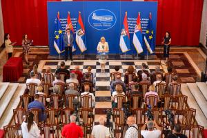 APV_2368