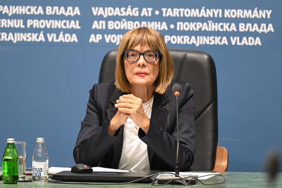 APV_9005
