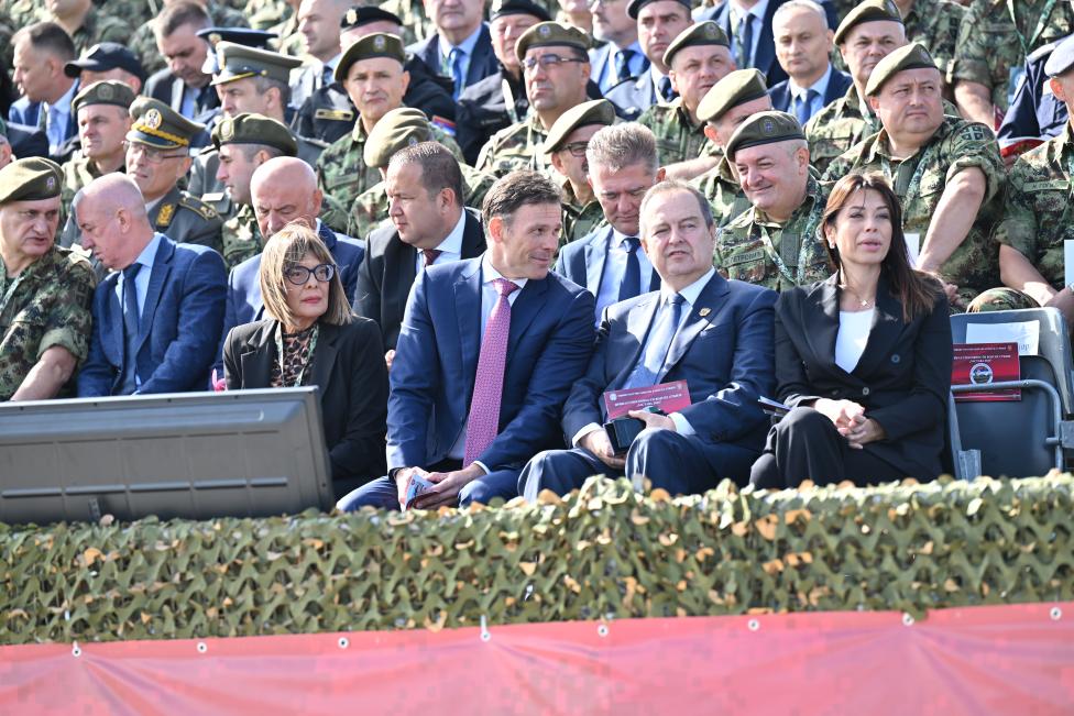 APV_1307