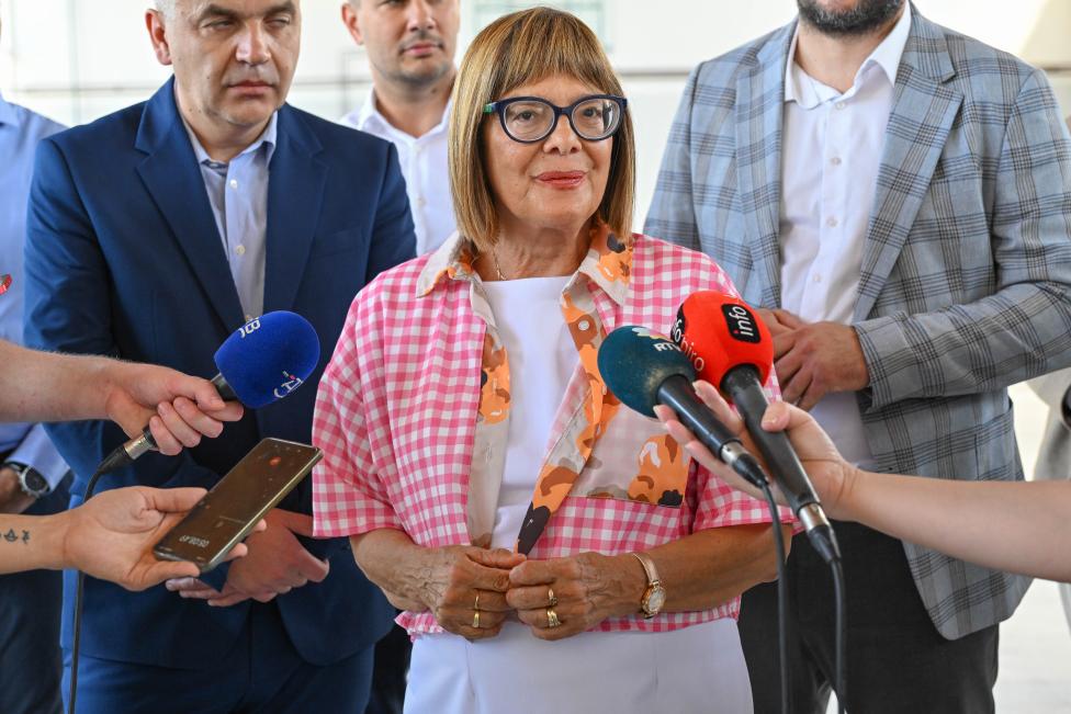 APV_8696