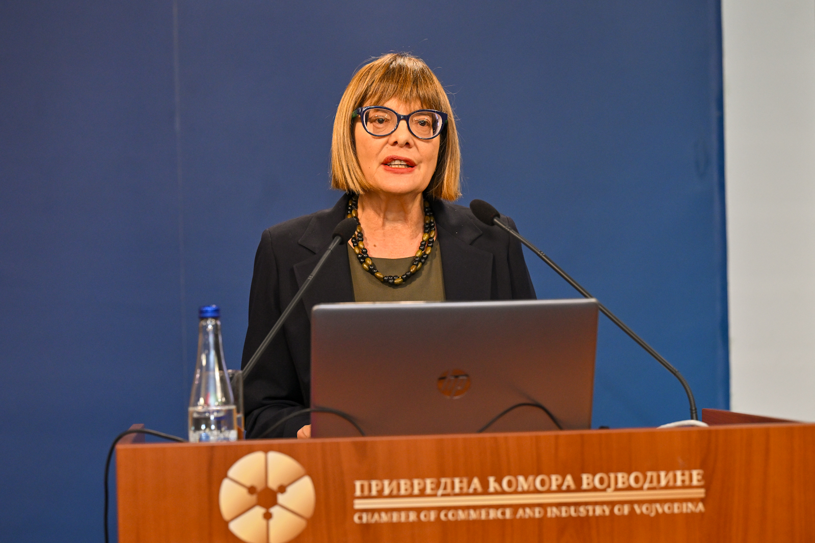 APV_3637