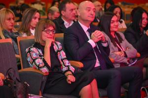 APV_8080