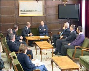 17.02.2011. - Nemi kadrovi sa satanka dr Bojana Pajtića i Miroslava Vasina sa predstavnicima francuske kompanije 